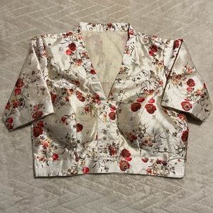 Unique v-neck crop top blouse